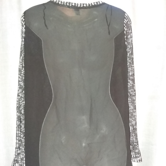 Shirt - Picture 3 of 4